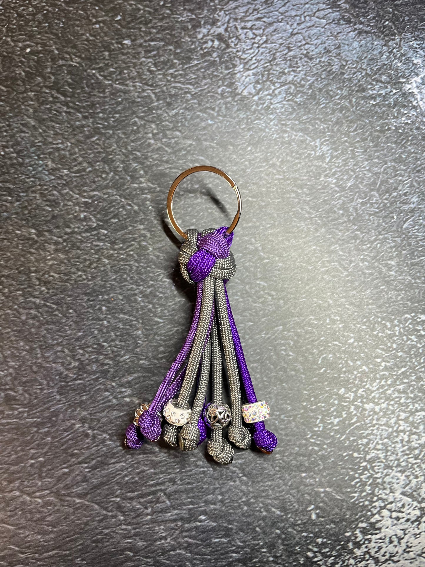 Schlüsselanhänger "DiamondFour" - Charcoal Grey/ Acid Purple/ Dark Violet