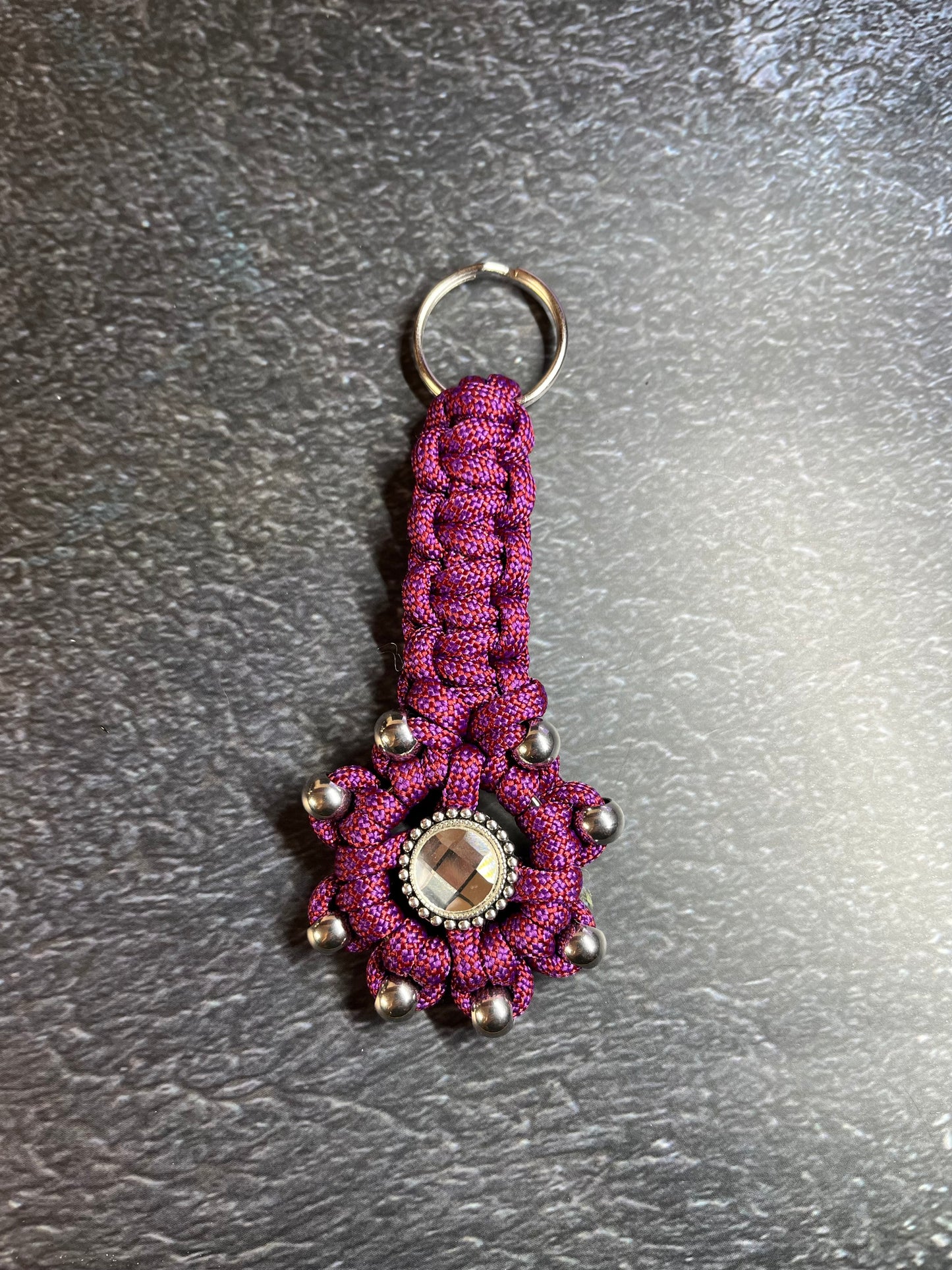 Schlüsselanhänger "Flower" - Burgundy Plum Diamond